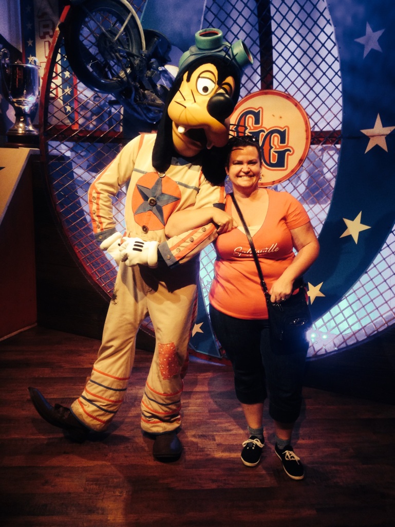 Fun times meeting and dancing with Goofy!